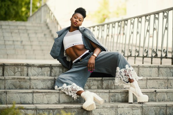 Welche Möglichkeiten gibt es, um ein altes Treppenhaus stilvoll zu modernisieren?